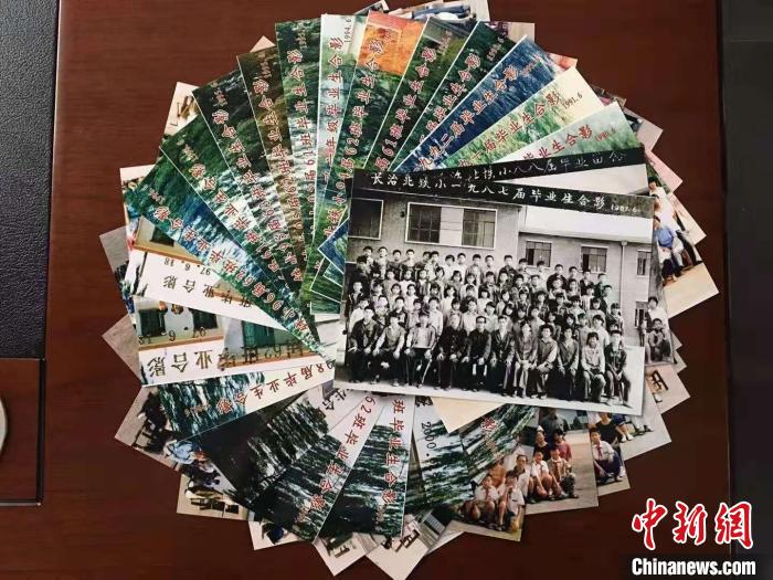 山西一老师收集89张毕业照寻找跨越30余年的学校记忆